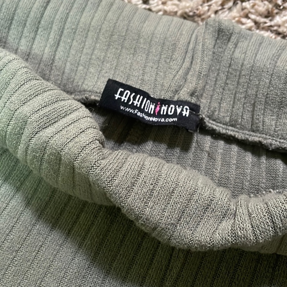 Comfy knitted leggings!🍃